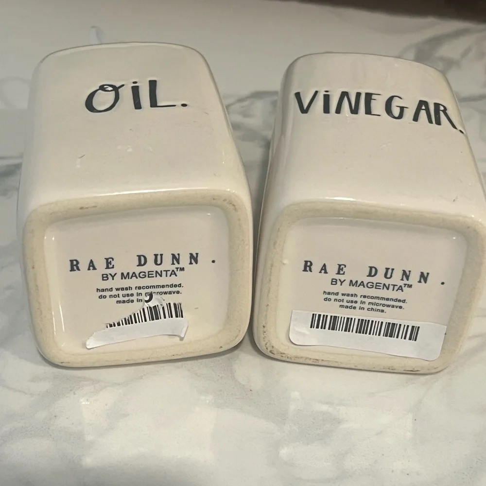 Cute Rae Dunn VINEGAR .& OIL.